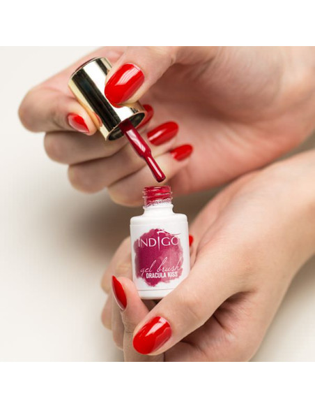 Dracula Kiss Gel Brush 5 ml